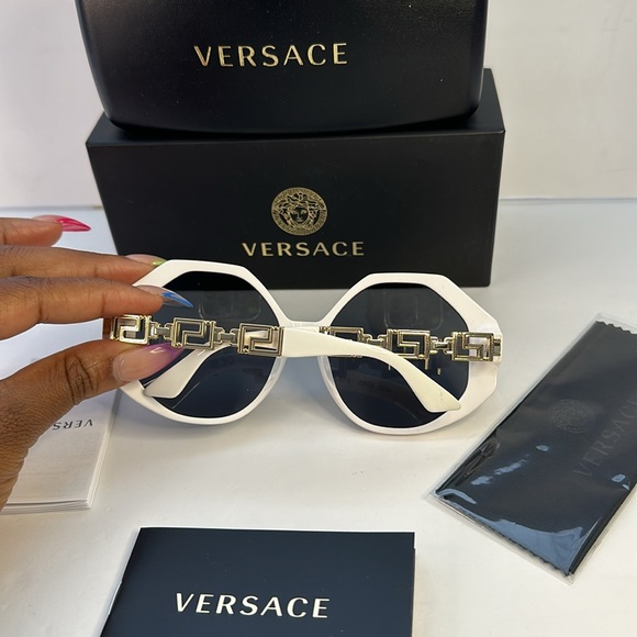 New Authentic Versace VE 4395 (314/87) sunglasses - Picture 12 of 13